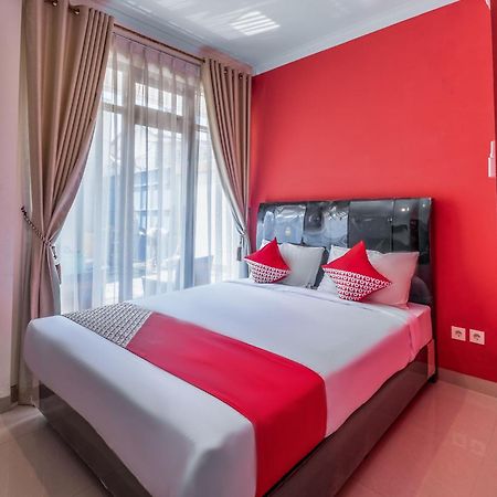 Oyo Collection O 1032 Rahayu Residence Syariah Чиребон Екстер'єр фото