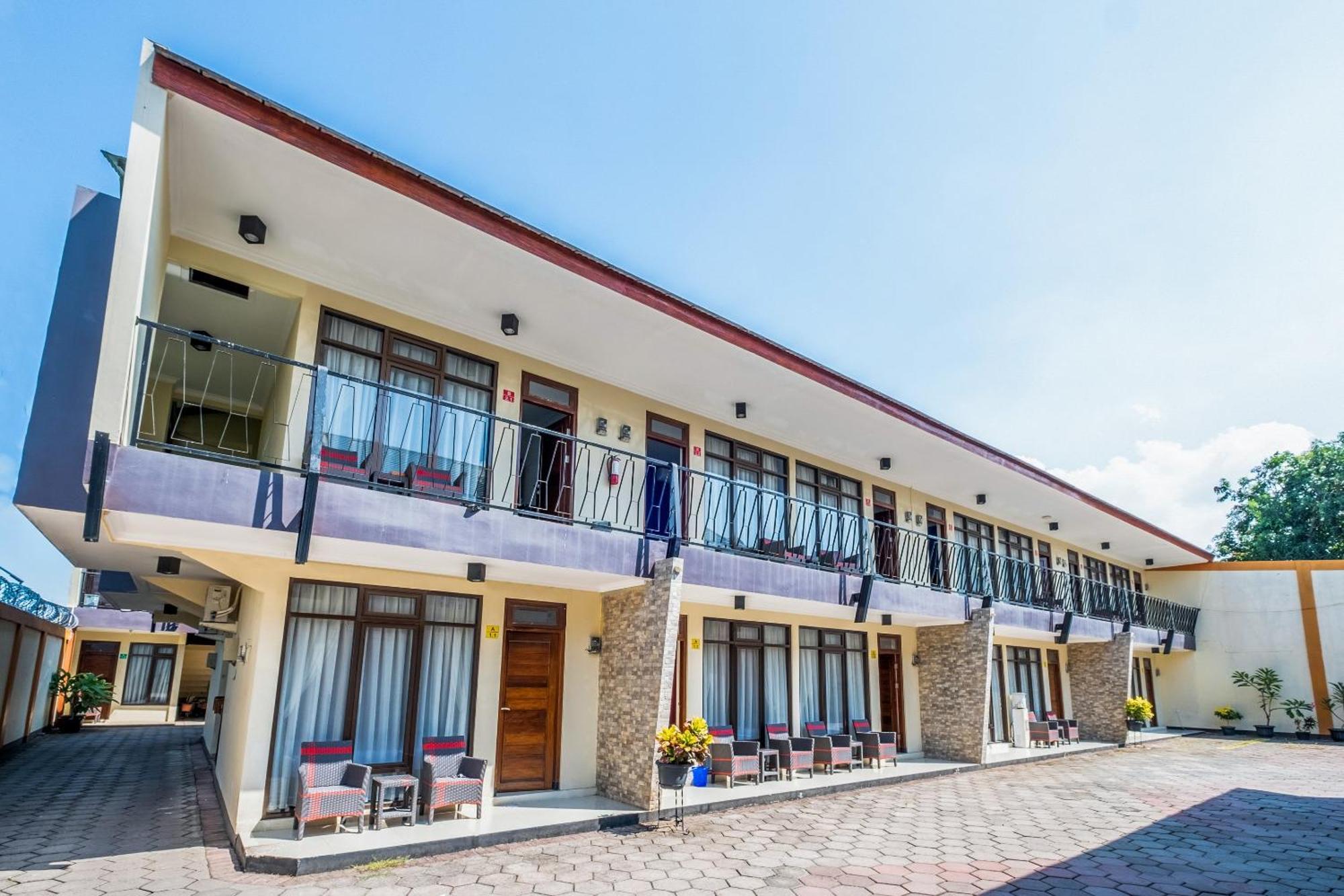 Oyo Collection O 1032 Rahayu Residence Syariah Чиребон Екстер'єр фото